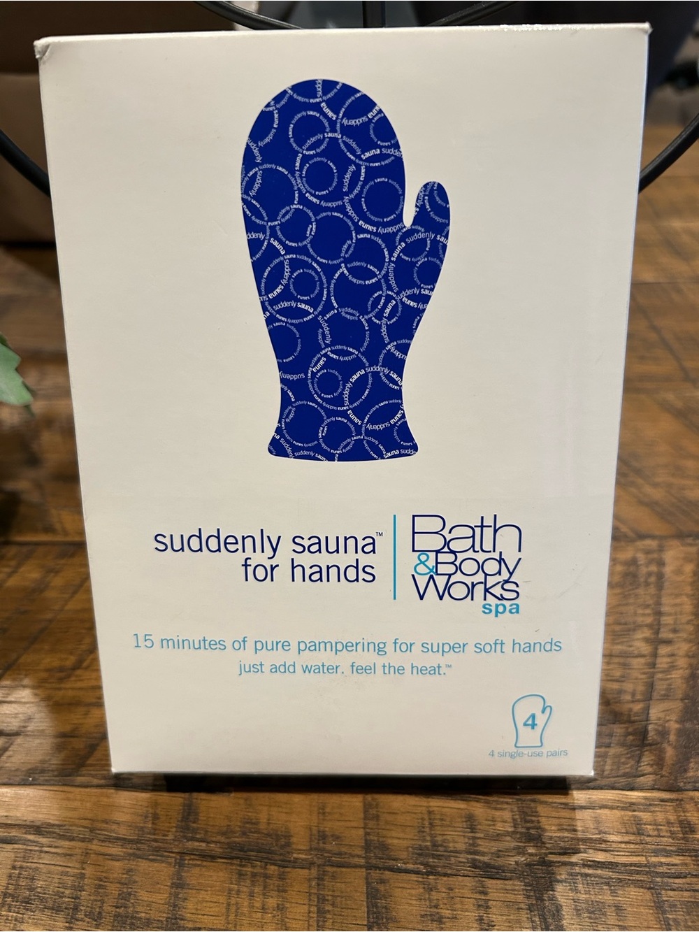 Bath & Body Works Suddenly Sauna for Hands – Blue Mitt Design